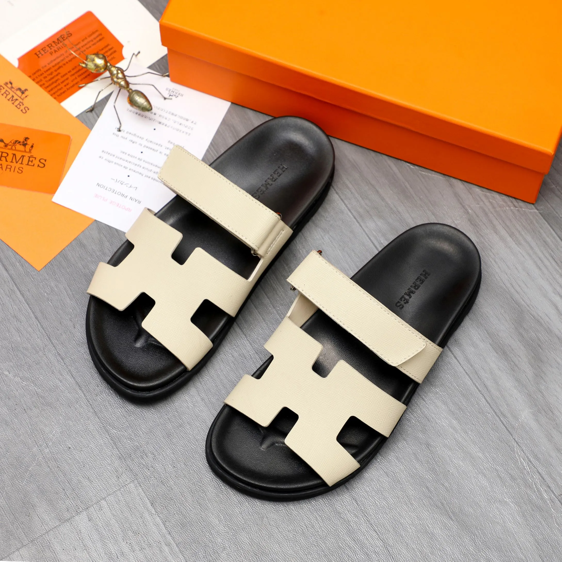 Men's shoes 💰340 Product trademark: Hermes "Hermes" Couple's slippers Regular size: 36-46 Product material: Selected vertical grain cowhide upper, microfiber lining, original outsole